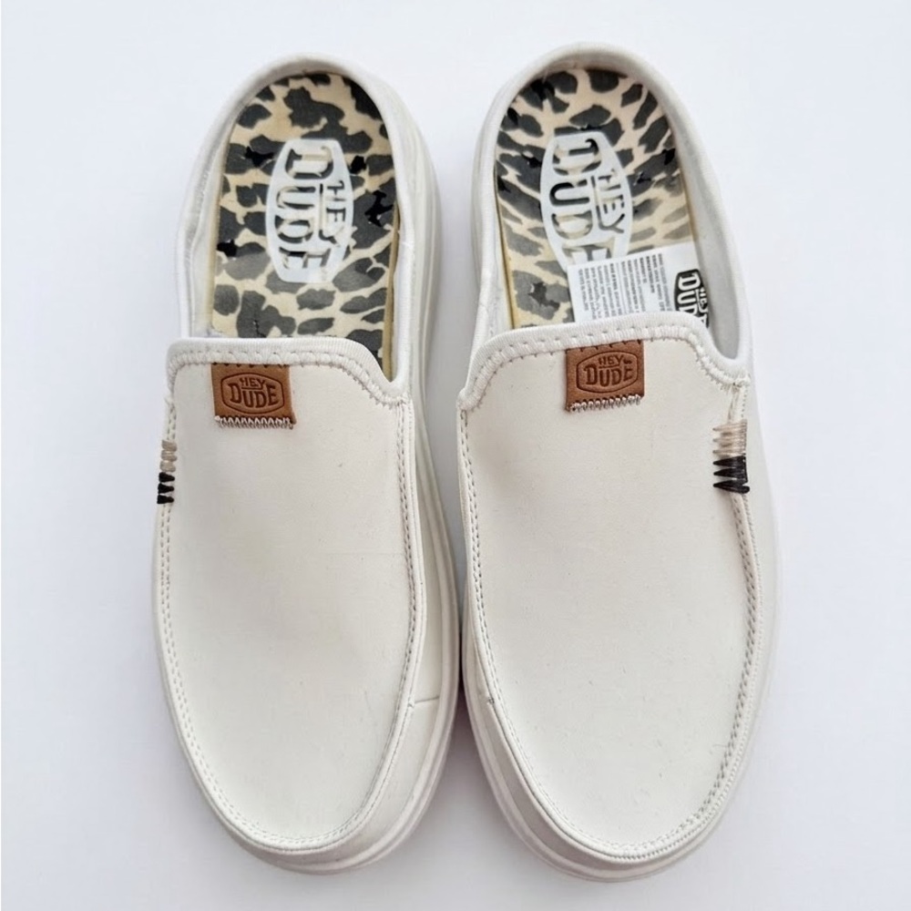 NWOT HEYDUDE Austin Lift Leather Platform Mules - White Leopard Size 9